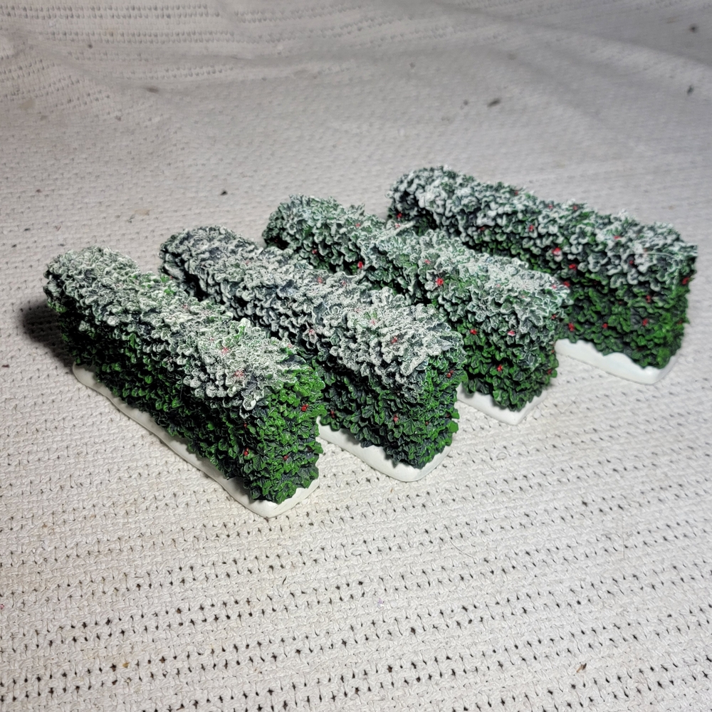 Dept 56 Holly Hedges, Set Of 4